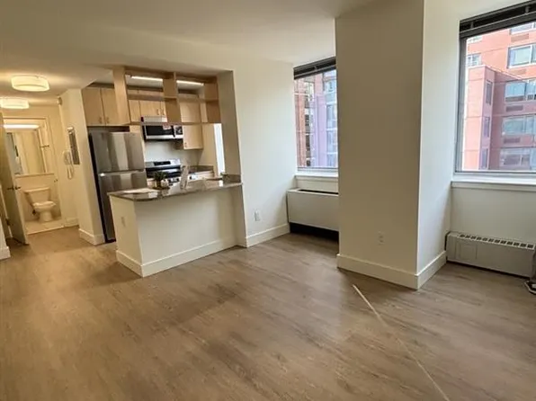 510 West 52nd Street image 2 of 6