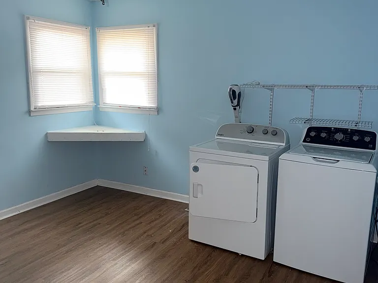 210 Edison Ave — Photo 4