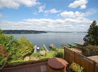 8452 Island Dr S, Seattle, WA 98118