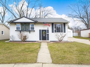 832 Lambkins Rd, Saline, MI 48176
