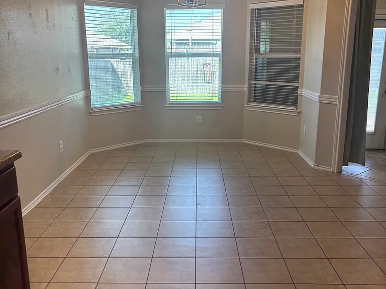 10261 Salem Way — Photo 8