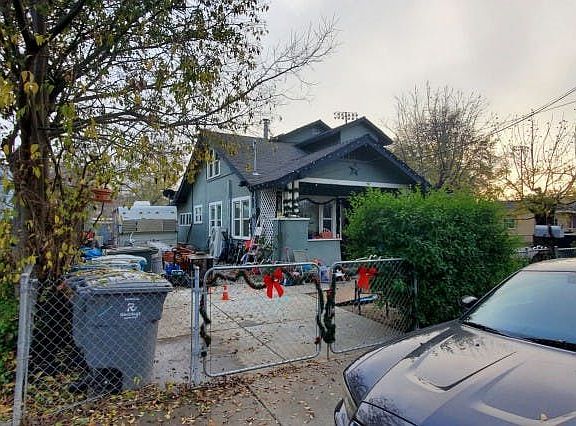 3rd image of 700 Walnut Park Ave