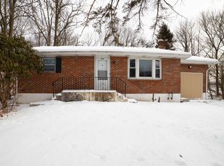 137 Harvest Ln, Pocono Summit, PA 18346