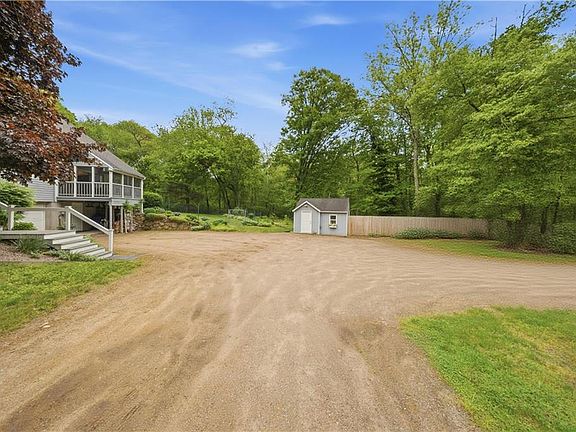 5th image of 449 Rose Hill Rd