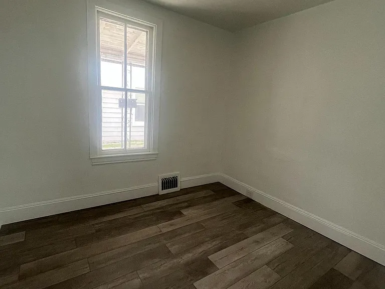 762 Broad St #B-1 — Photo 18