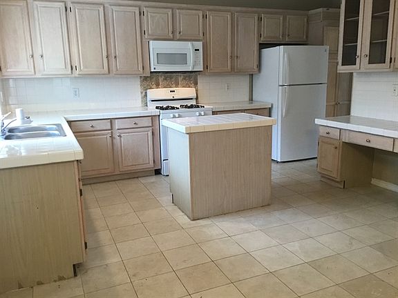 3rd image of 6335 Lake Bluff Dr