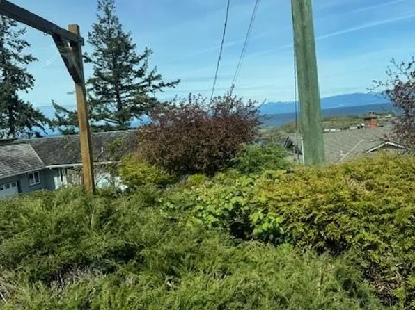 3761 Hammond Bay Rd NE, Nanaimo, BC V9T 1G2