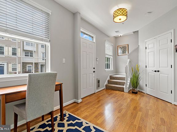 4th image of 21796 Kelsey Sq