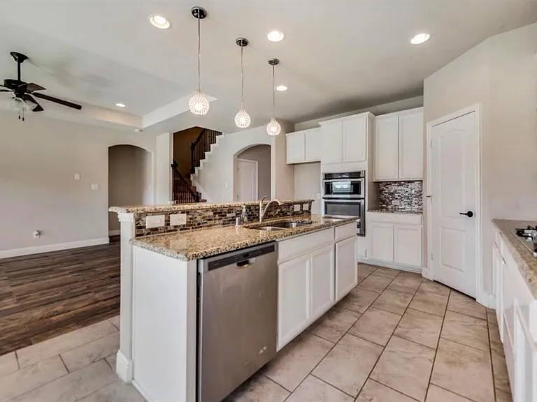 3716 Cameroon Ln — Photo 8