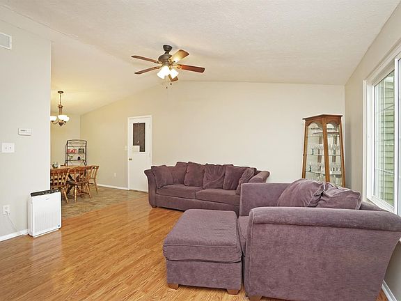 3rd image of 8560 High Trail Ct