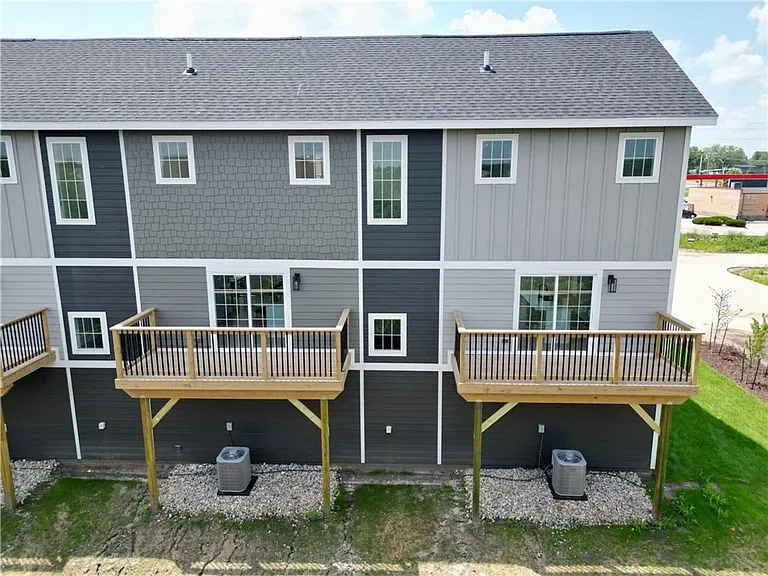 Walnut Crest Townhomes - BRAND NEW — Photo 14