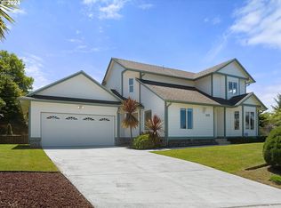 1175 Kentucky Ave, Coos Bay, OR