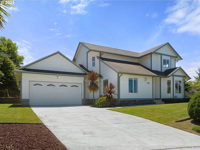 1175 Kentucky Ave, Coos Bay, OR, 97420