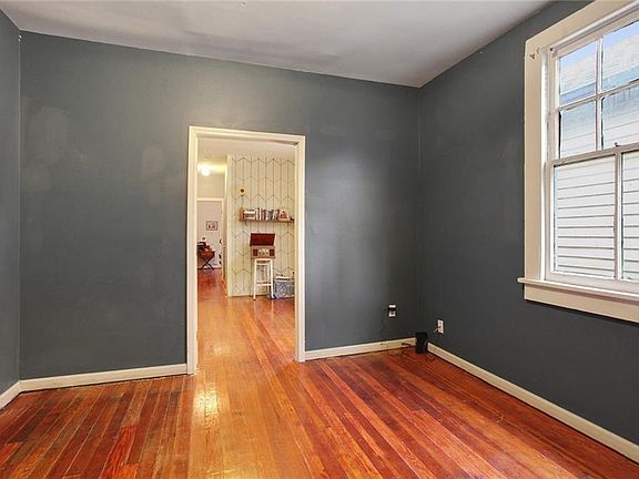 4th image of 4216-18 N Robertson St