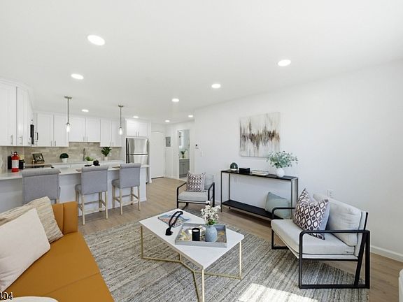 5th image of 255 Tucker Ave #233