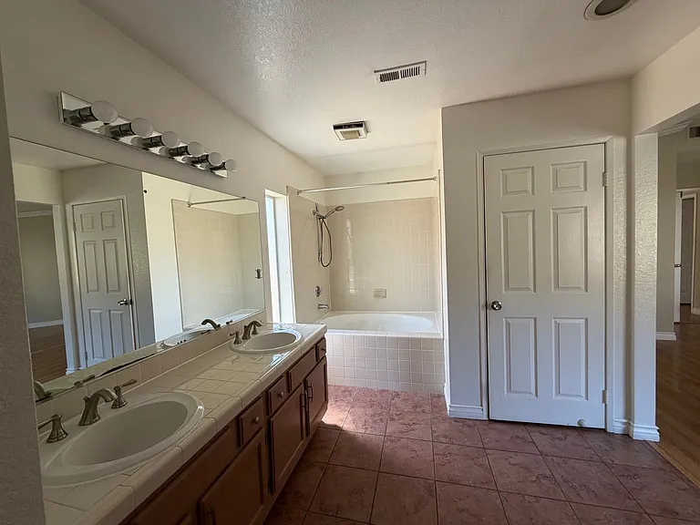 11095 Avenida De Los Lobos — Photo 10