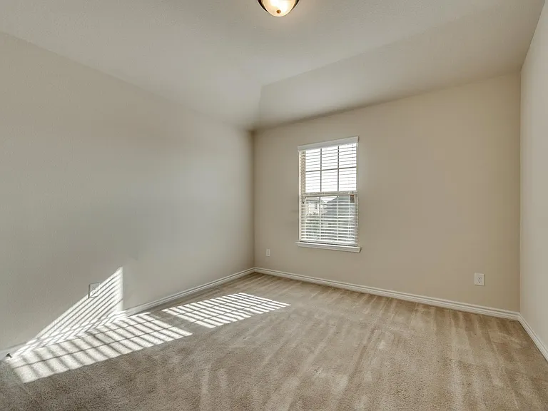 1900 Abby Creek Dr — Photo 15