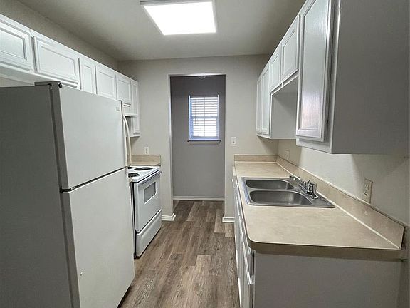 2nd image of 5217 Calloway St Unit B