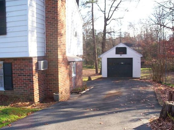 2nd image of 2313 Raymond Ave