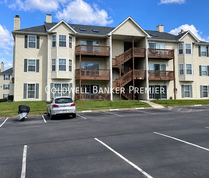 129 Brookland Ter #10 — Photo 1