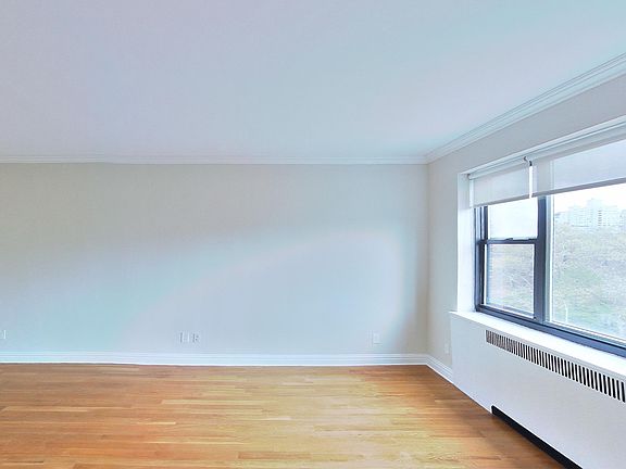 3rd image of 10 Downing St APT 6X