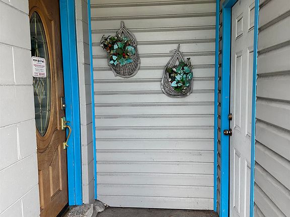 3rd image of 7054 Darien Way