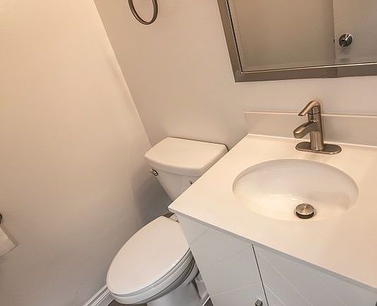 5th image of 19110 Kittridge St Unit 6