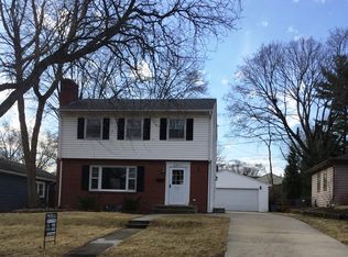 2611 Burrmont Rd, Rockford, IL 61107