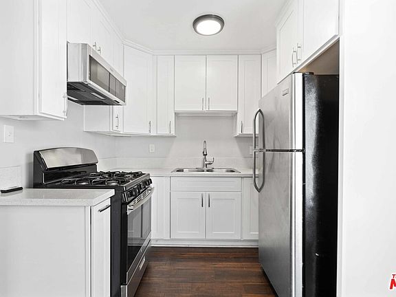 2nd image of 11913 Hart St #P