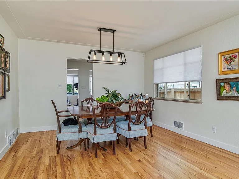 30 Fairfax St — Photo 4