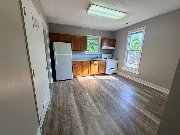 1307 E Market St #2 — Photo 8