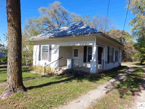 105 W 4th St, Stover, MO 65078