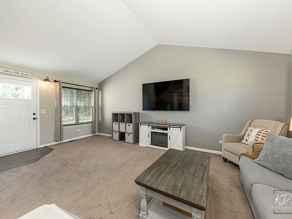 4th image of 2111 Victoria Lakes Dr