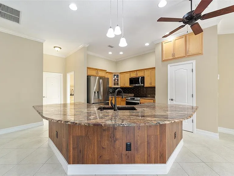 1109 Alcove Loop — Photo 8