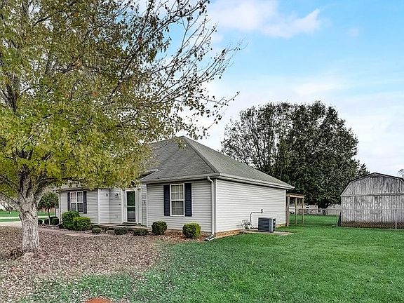 2nd image of 7638 Greenway Dr