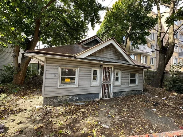 18 Brighton 8th Pl, Brooklyn, NY 11235