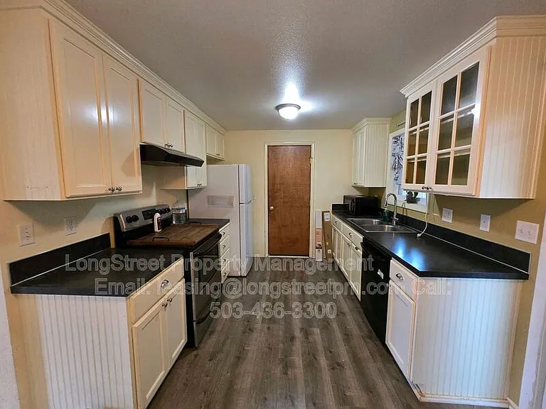 968 NW Cleveland Ave — Photo 17