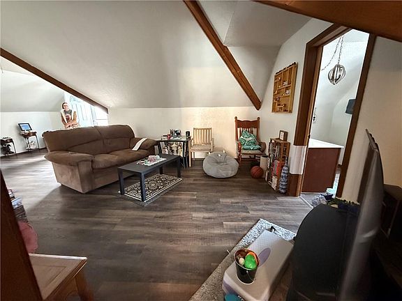 3rd image of 204 S Camden St
