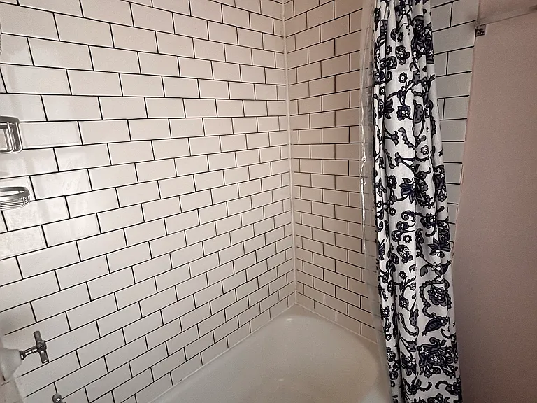 295 W Tupper St #2 — Photo 16
