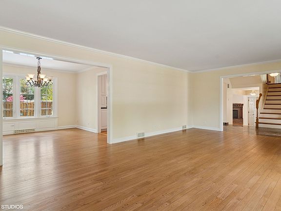 5th image of 914 S Mallard Dr