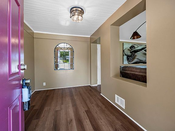 5th image of 3714 Hydrangea St
