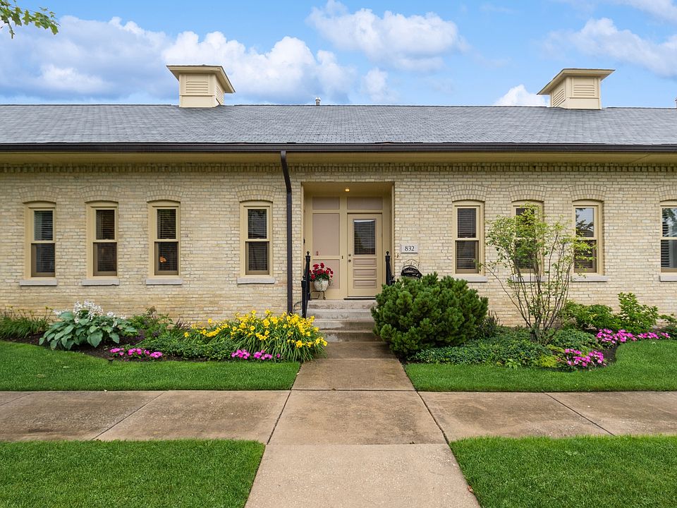 1st image of 832 Stables Ct W #832