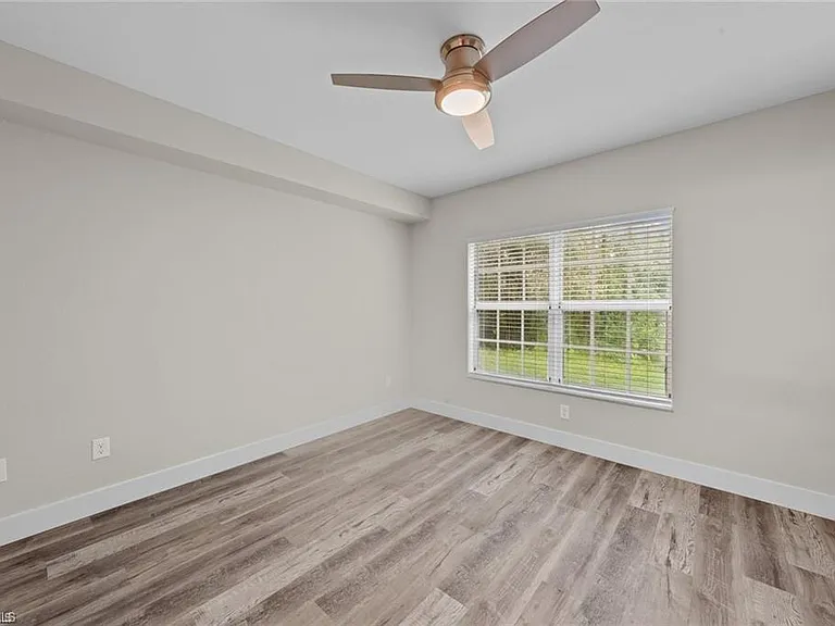 8423 Bernwood Cove Loop #405 — Photo 8