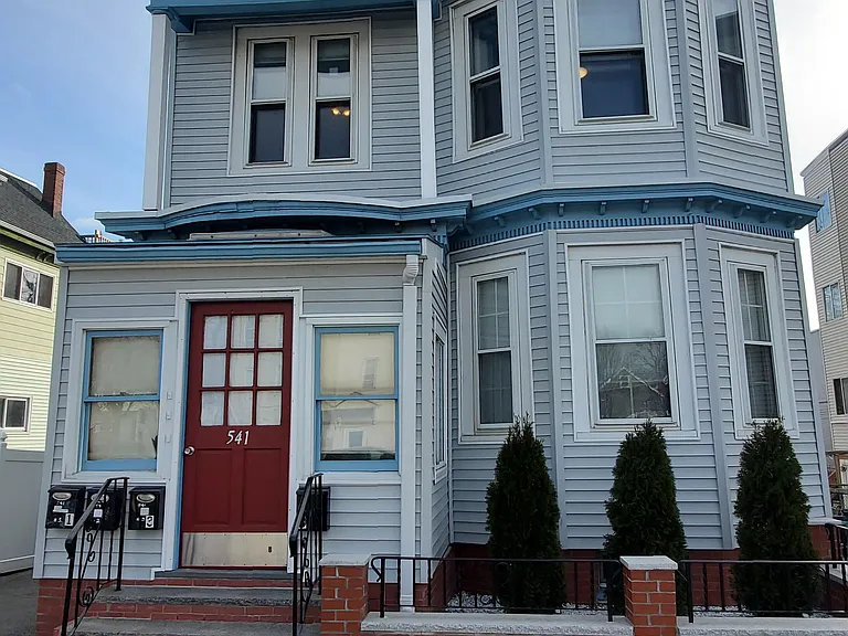 541 Bennington St #1 — Photo 22