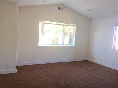 5th image of 2793 Pullman Ave