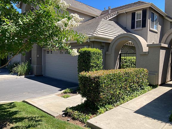 5th image of 3649 Saint Andrews Dr