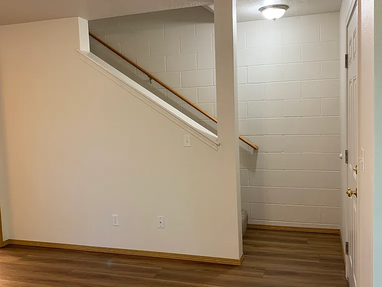 436 Holbrook Ln #C — Photo 11