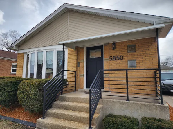 5850 S Narragansett Ave, Chicago, IL 60638