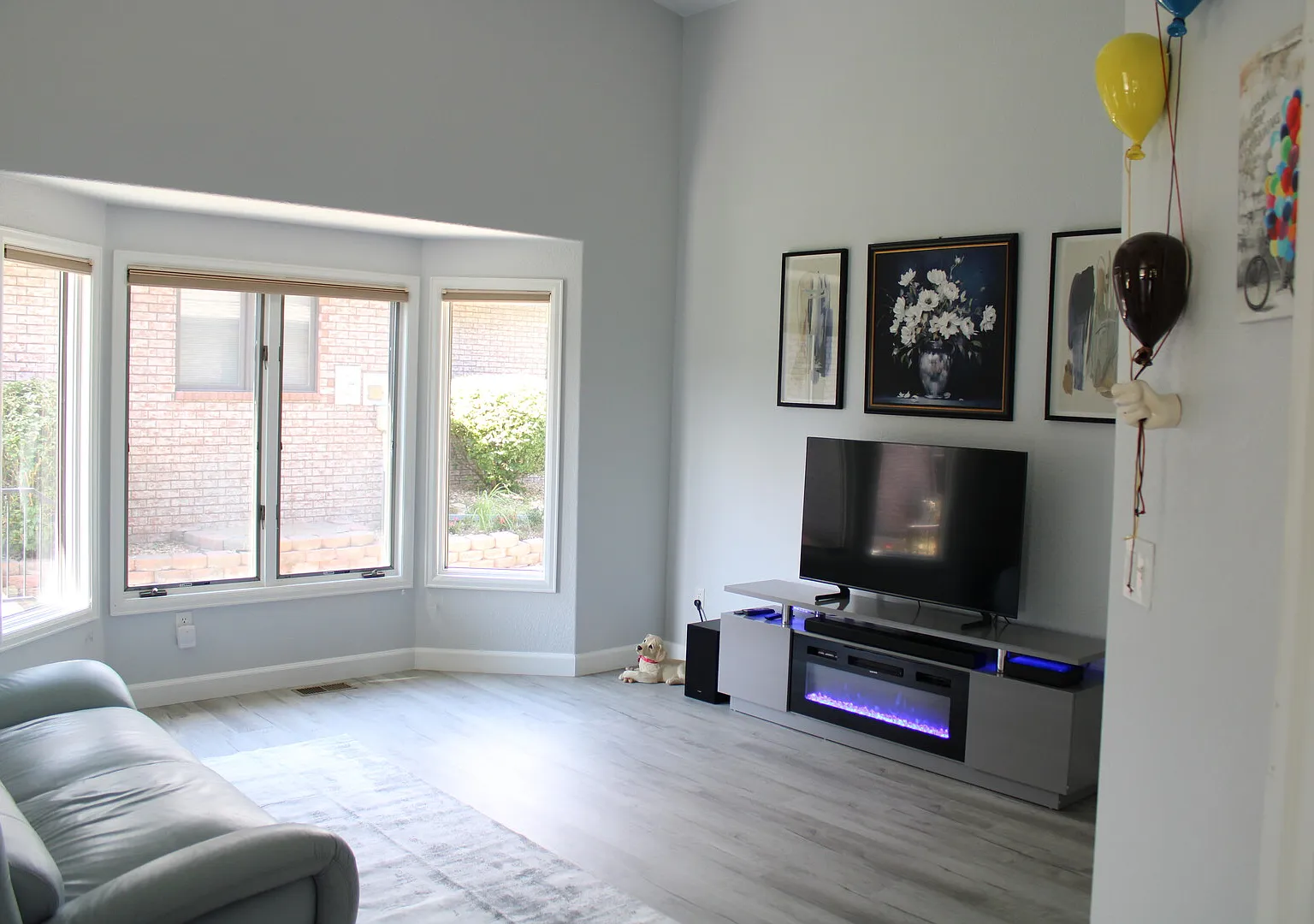 Beautiful and modern townhome close to medical centers — Photo 2
