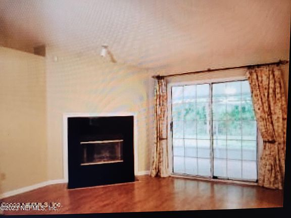 3rd image of 10590 Lake Hollow Ln